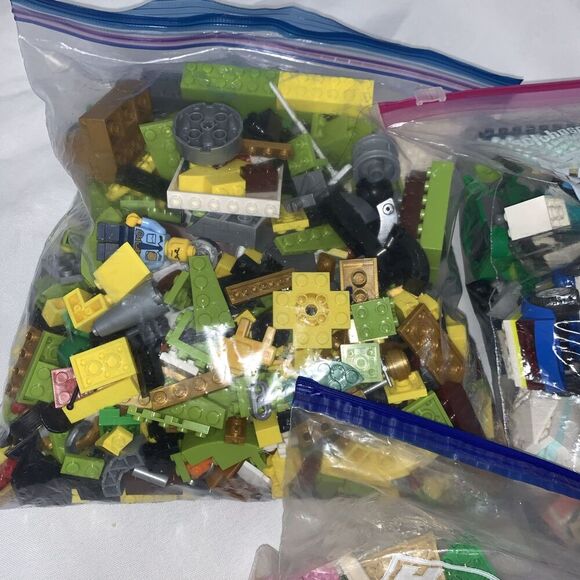 5 Lbs Bulk Mixed Lego Bricks And Accessories Including Some Figurines, Unsorted - Picture 2 of 7